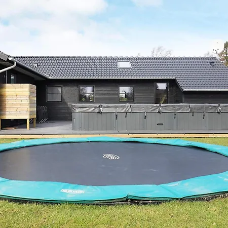 14 Person In Vaeggerlose Vakantiehuis *