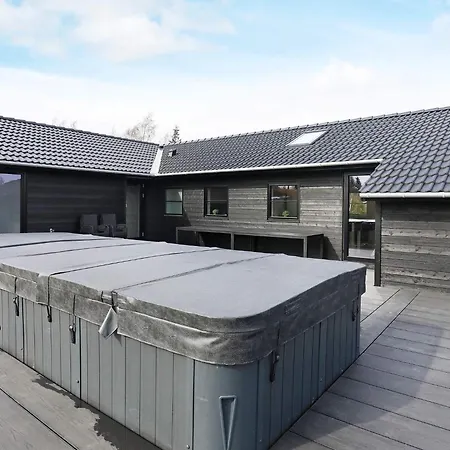 14 Person In Vaeggerlose Vakantiehuis *